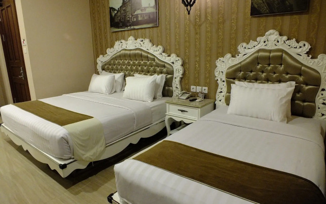 Apple Green Hotel