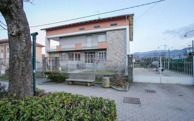 Boulevard 900 - Comfort and Style - Entire Structure 12 Beds