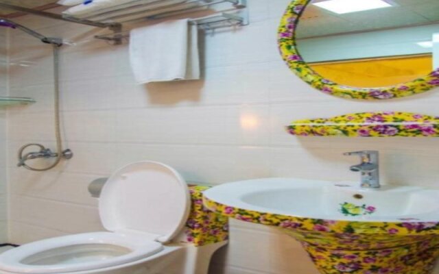 7 Days Inn Yinbin Ren Min Park Branch