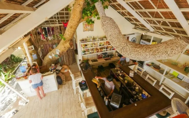 White Banana Beach Club