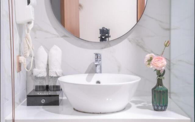 Maple Suite Hotel And Apartment
