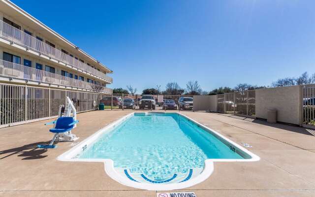 Motel 6 Garland, TX - Dallas