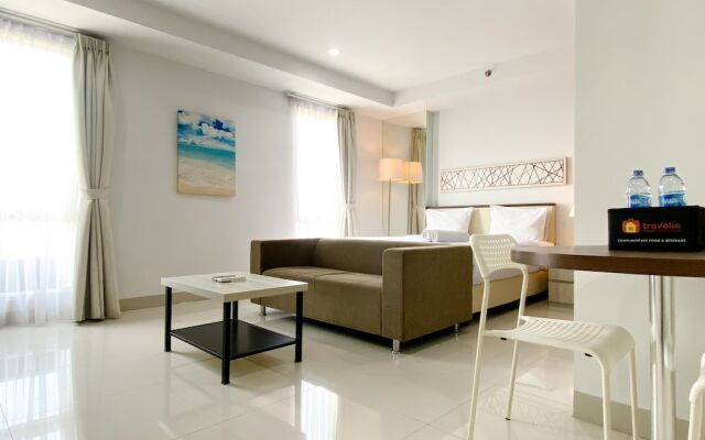 Cozy And Nice Studio At Azalea Suites Apartment