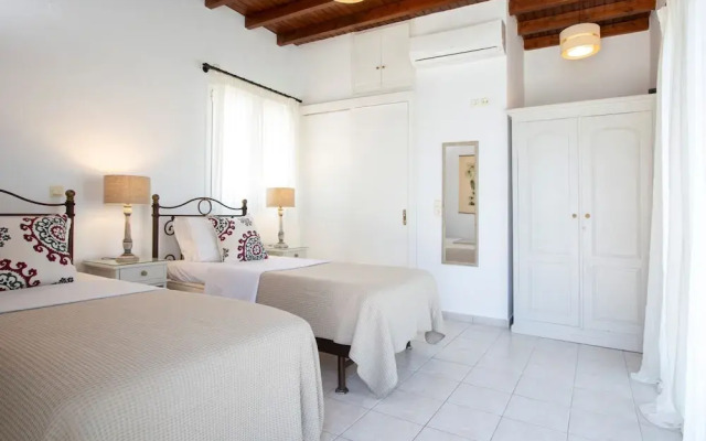 Luxury Villa With Stunning Views in Lefkada