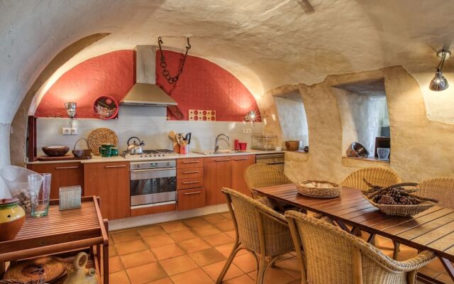 Traditional Holiday Home in Ventalló With Garden