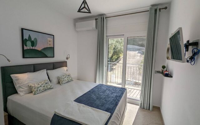 Natura Luxury Suites Parga