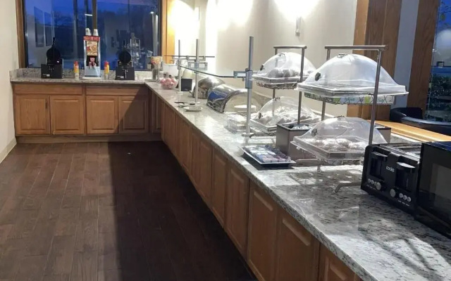 Howard Johnson by Wyndham Merrillville