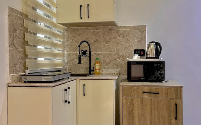 Lisa Suites