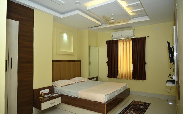 Fabhotel Golden Bliss