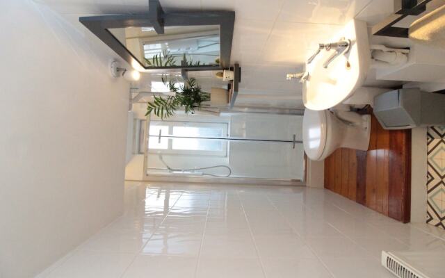 Bright, Spacious Flat For 2 in Edinburgh
