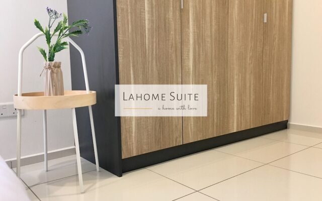 The Robertson KL By Lahome Suite