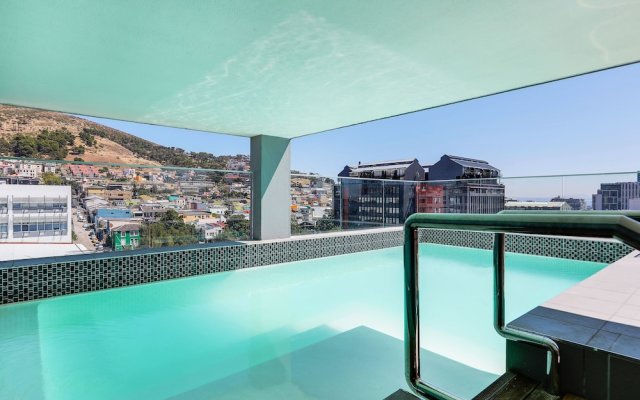Luxury Table Mountain Balcony Apartment