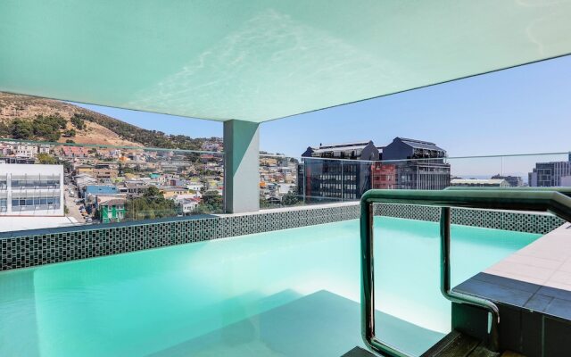 Luxury Table Mountain Balcony Apartment
