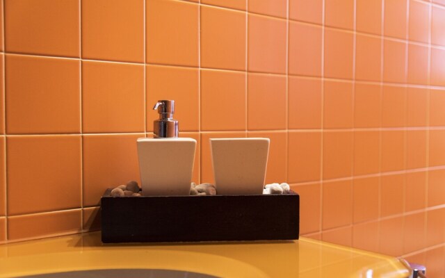 High Rise Studio Flat near Metro Stop