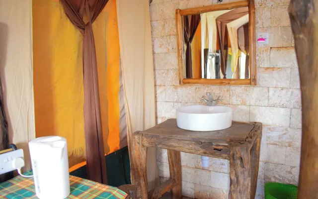 Boma Simba Lodge