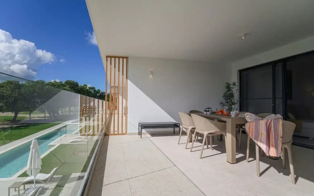 Fantastic new Golf View Apartment