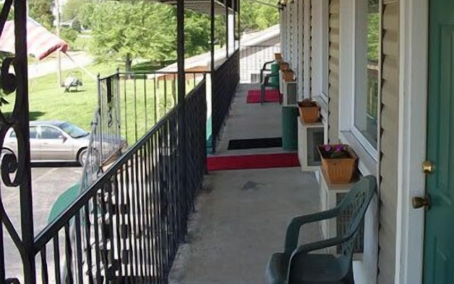 K-River Motel & Campground