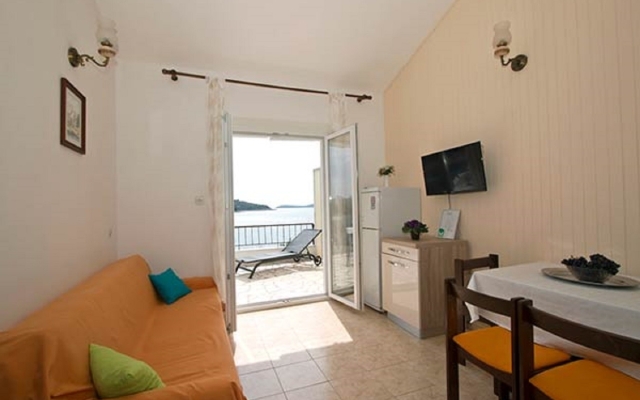 Apartment Ziva - by the beach; A2 Cove Lozica (Rogoznica), Riviera Sibenik