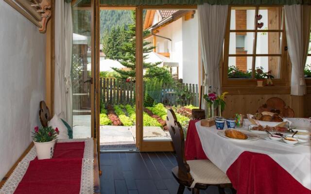 La Ücia by Fana Ladina