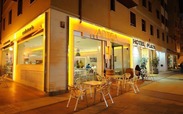 Suites Pamplona Plaza