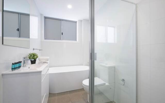 Wentworthville 2 Bedrooms Apartment with Free Parking by KozyGuru