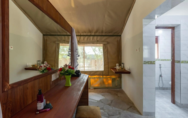 Sentrim Mara Game Lodge