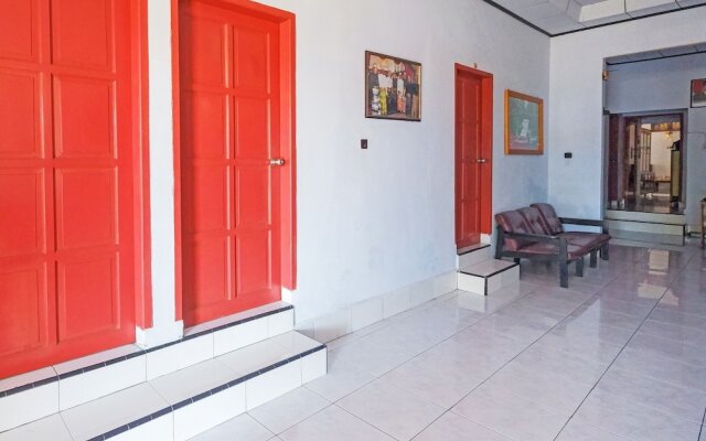 Hotel O Wisma Arwini Syariah Near Benteng Balangnipa