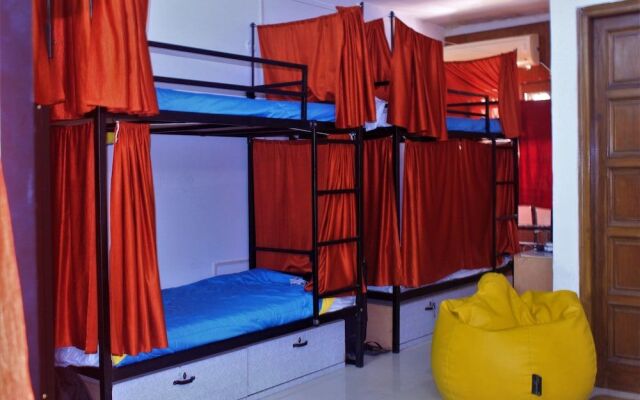 Bunkin Hostel