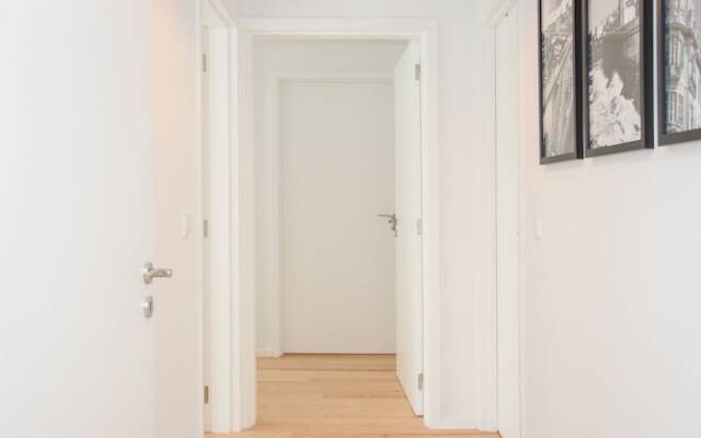 Liiiving - Modern & Glam Apartment J