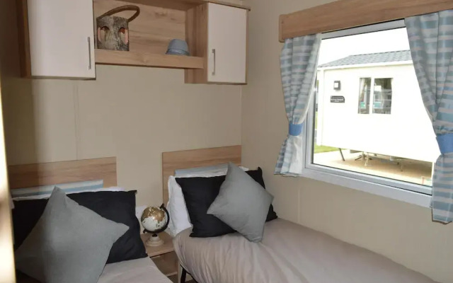Tattershall Lakes Luxury Caravan With Hot tub