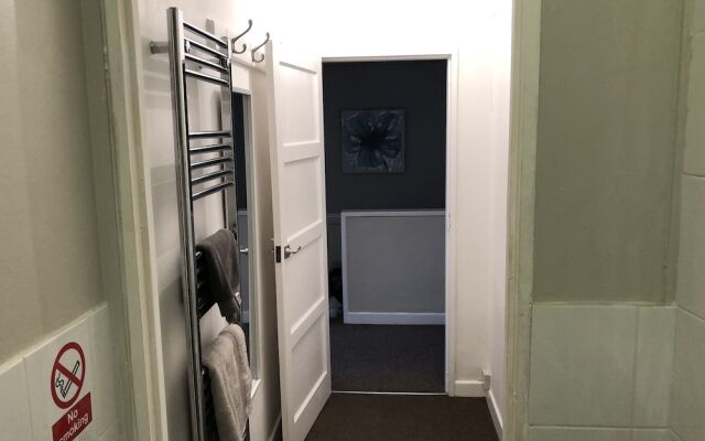Lovely 2-bed Apartment in Solihull