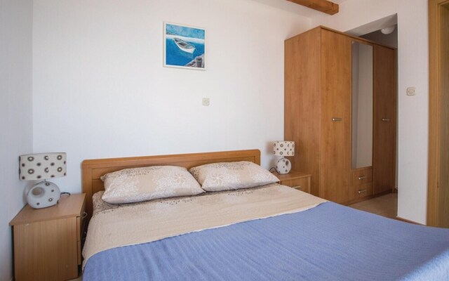 Beautiful Home in Komarna With Wifi and 2 Bedrooms