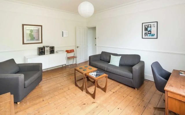 1BD Flat Stoke Newington Well Connected City Centre