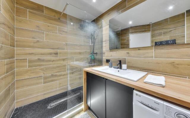 Chic apart with parking and balcony