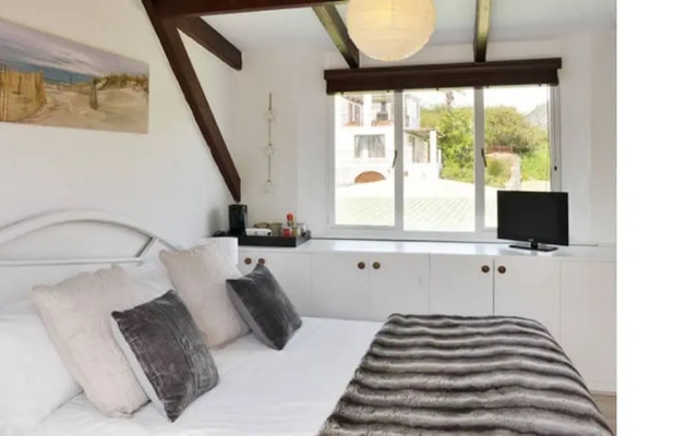 Bermuda Capri Cape Town