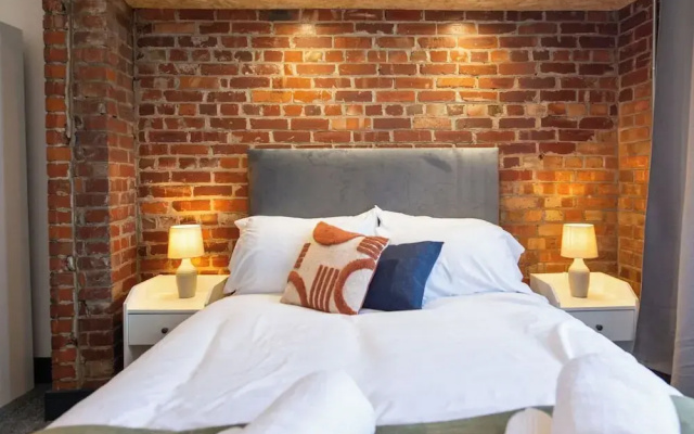 Luxury 2 Bedroom & 2 Bathroom Central Flat
