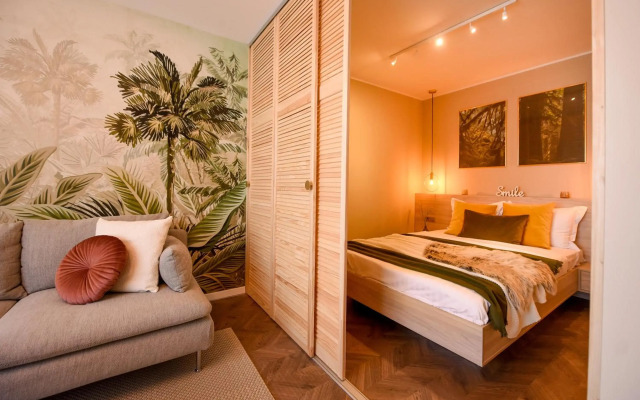 TROPICAL FEEL. 2BR Apt at Sala Palatului