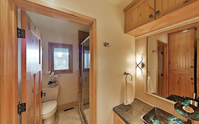 400fairg 3 Bedroom Condo