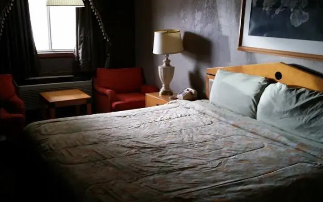 Budget King Motel
