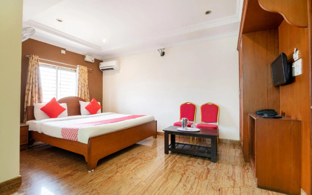 OYO 10821 Sree Balaji Residency