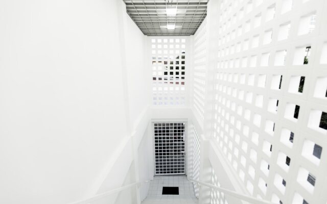 Quadromania Service Apartment