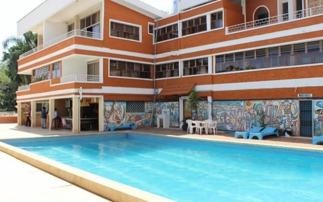 Hotel International 2000