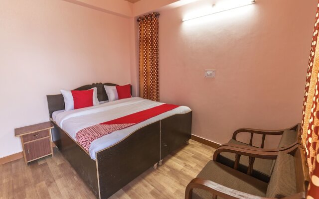 OYO 12430 Home 2BHKPine Tree Valley Chotta Shimla
