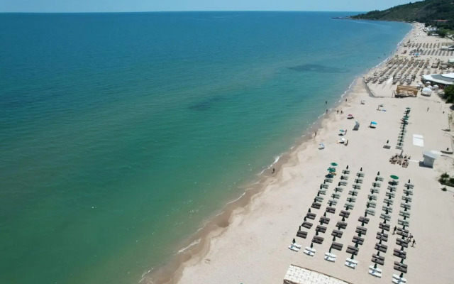 Apartment #1 - Sunshine and Love