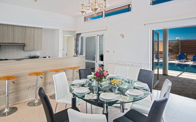 Celebrity Villa Jamie Laing