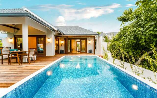 The Signature Collection by Hideaway