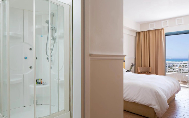 Lagos Mare Hotel