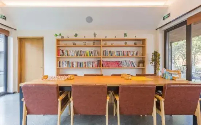 Amber Cloudia Villa Resort