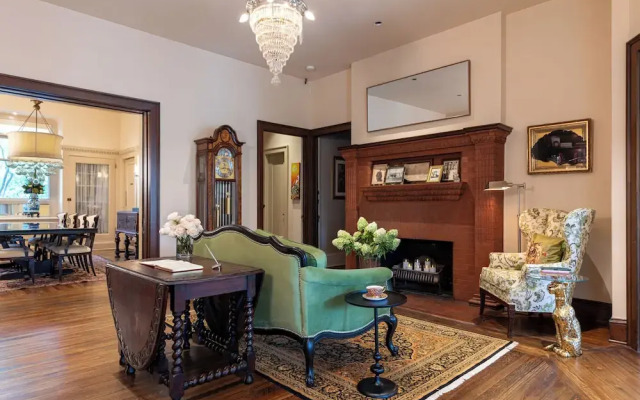 Stonehurst Place Bed & Breakfast