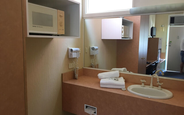 Parkville Motel